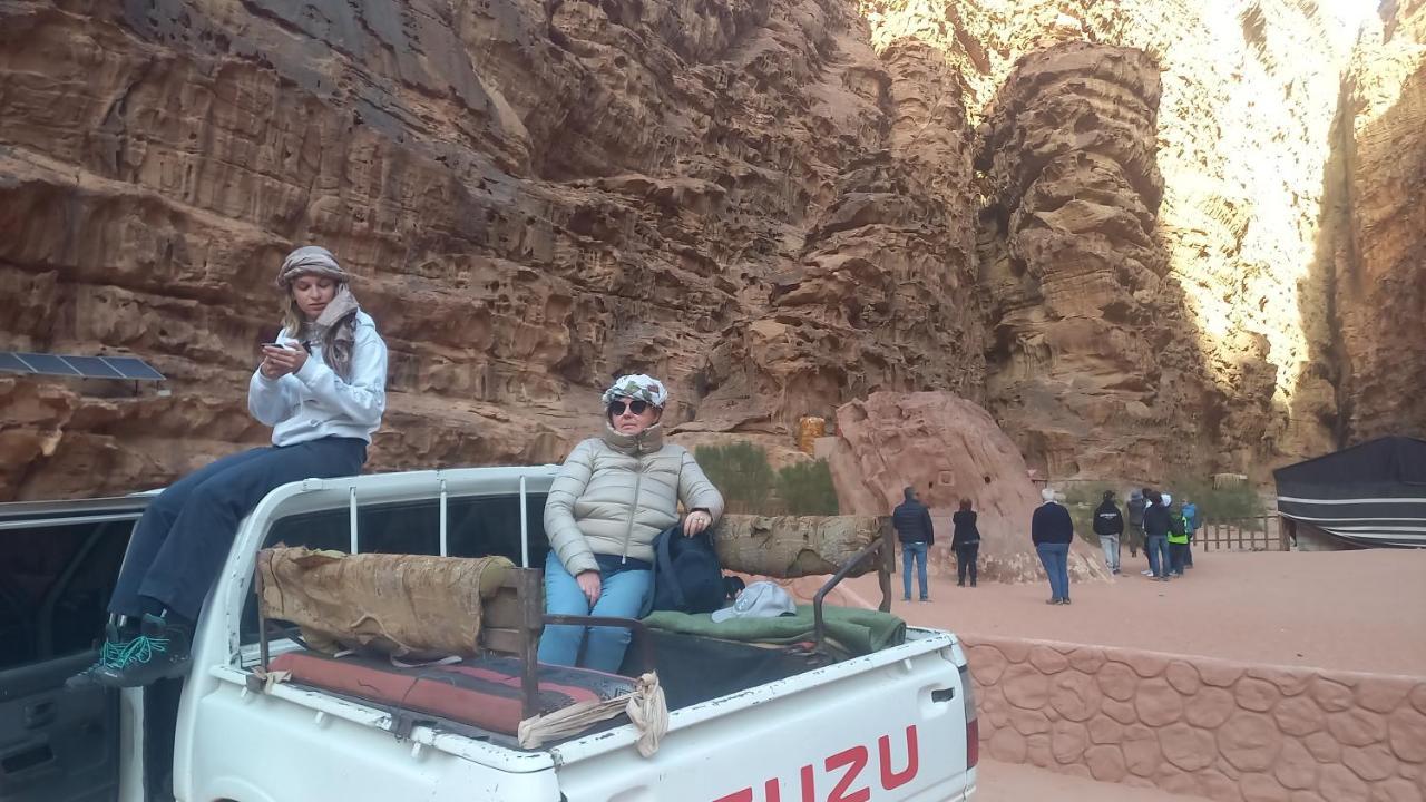غرووب وادي رم Hotel Buitenkant foto