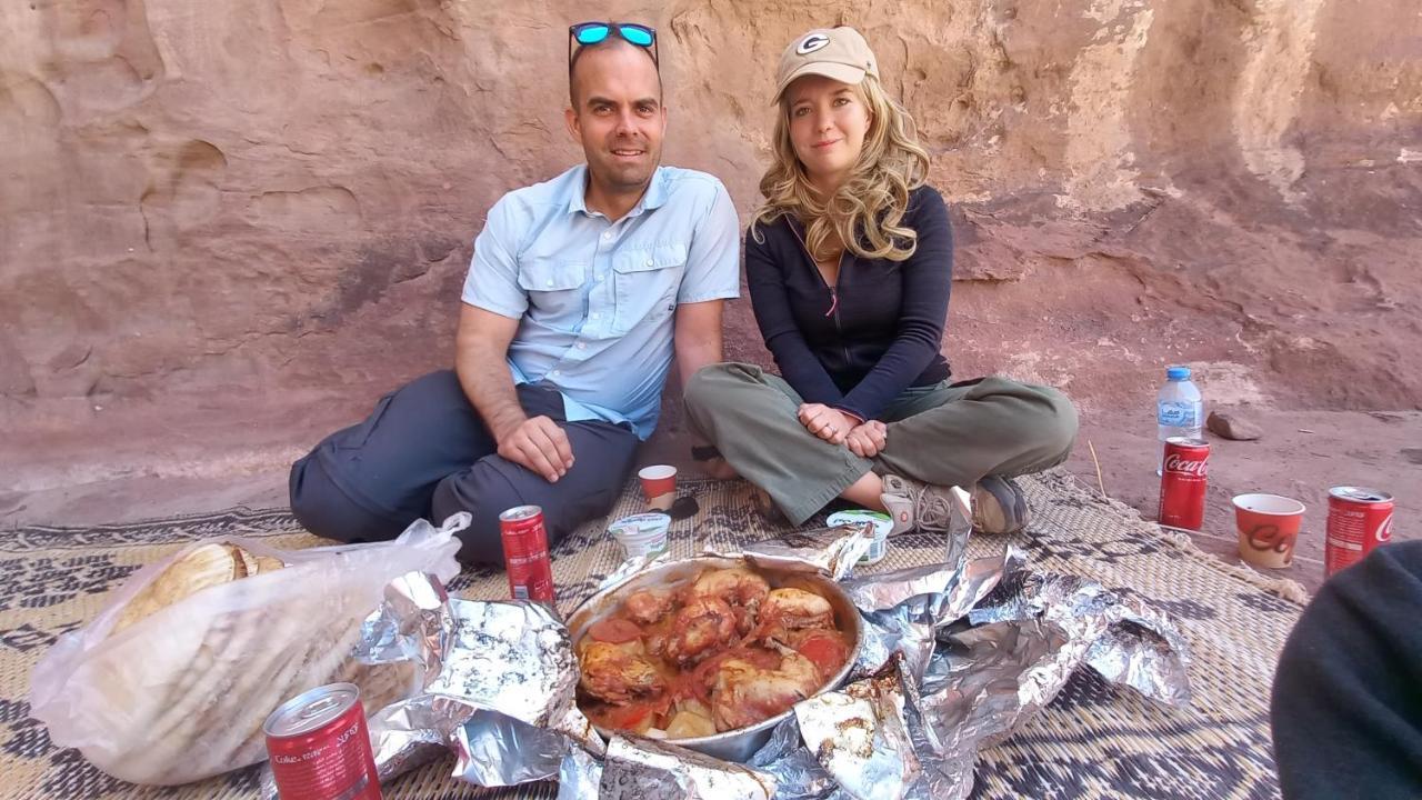 غرووب وادي رم Hotel Buitenkant foto