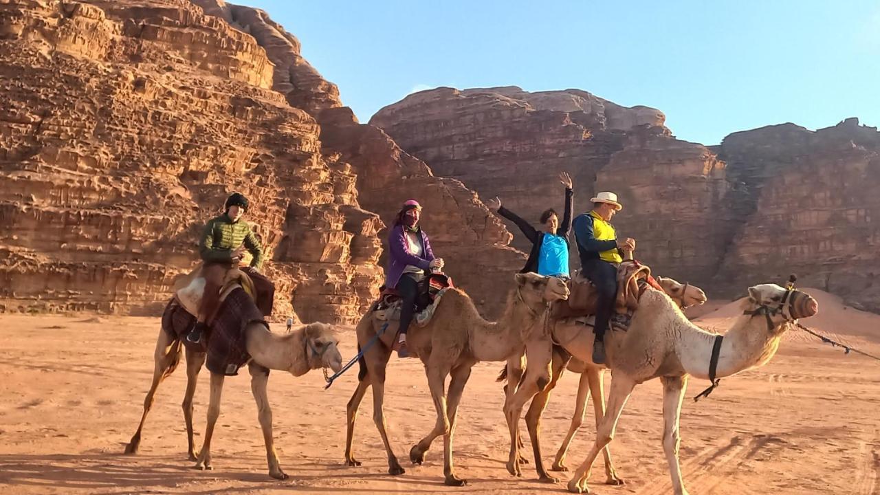 غرووب وادي رم Hotel Buitenkant foto