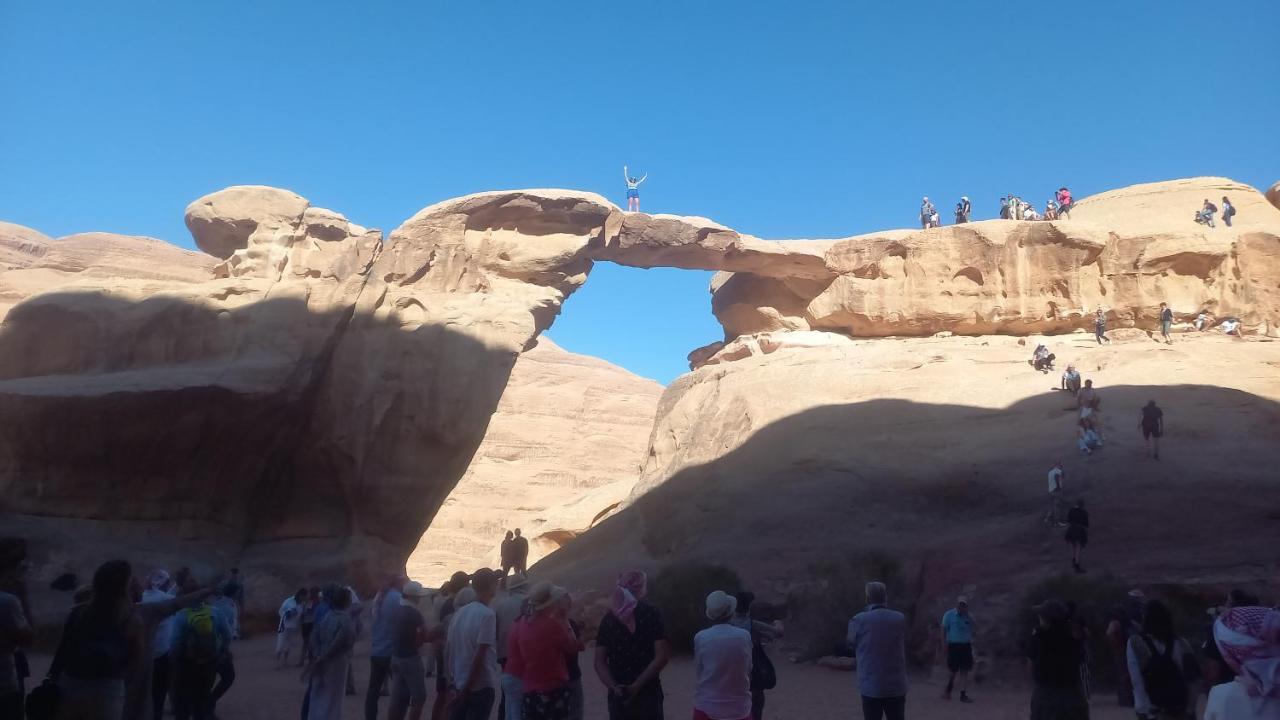 غرووب وادي رم Hotel Buitenkant foto