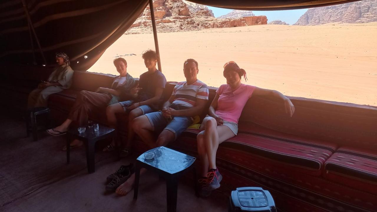 غرووب وادي رم Hotel Buitenkant foto