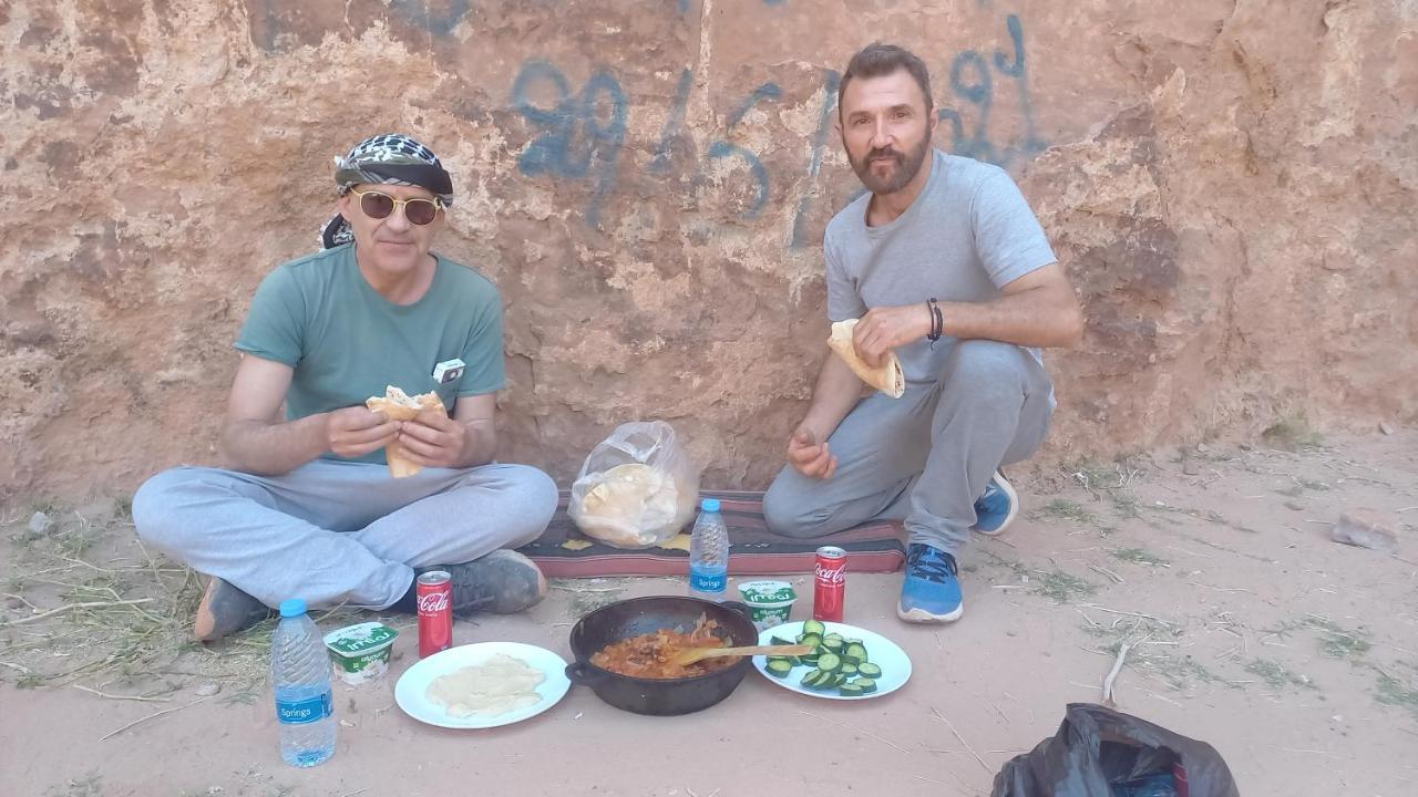 غرووب وادي رم Hotel Buitenkant foto