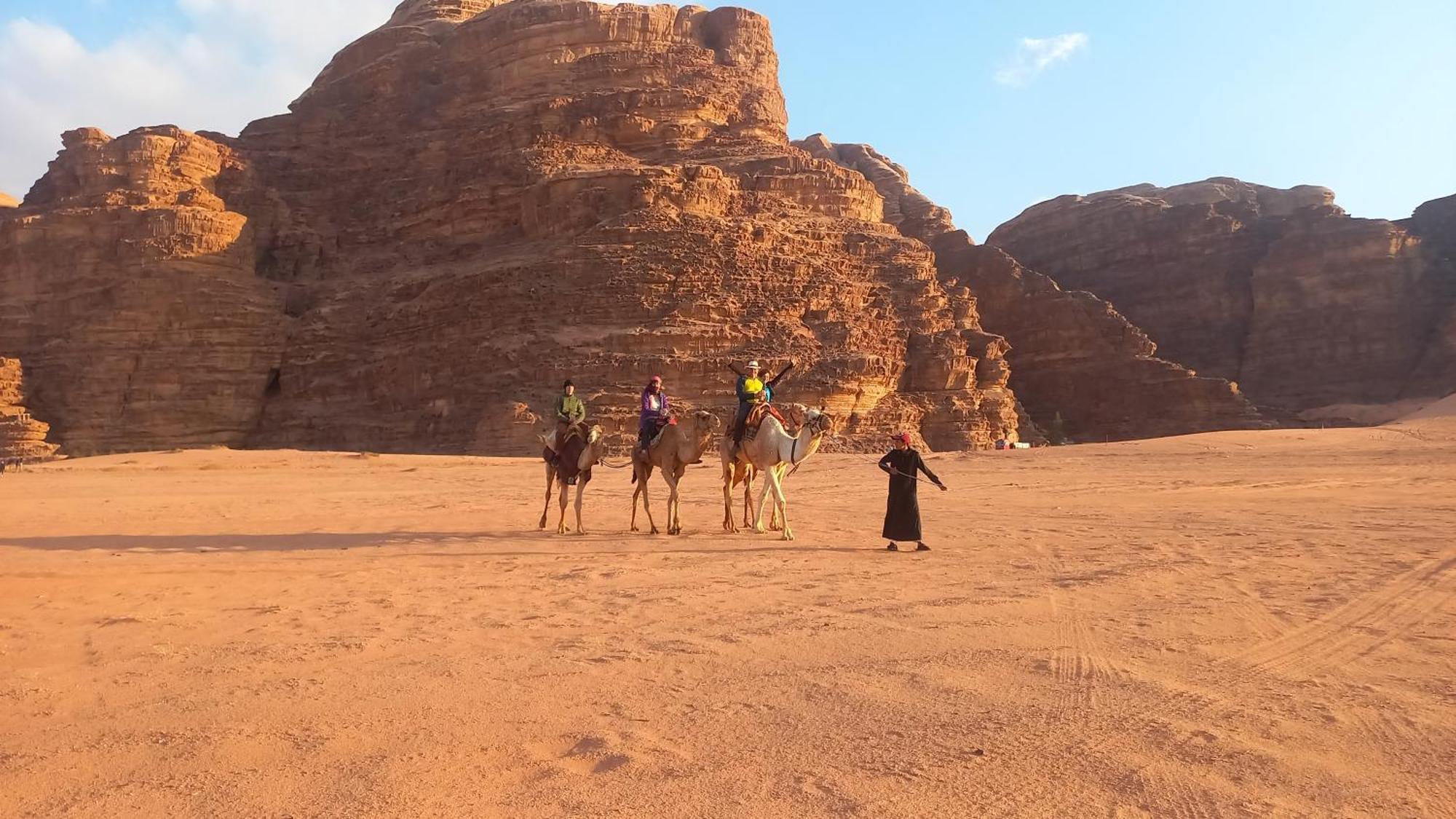 غرووب وادي رم Hotel Buitenkant foto