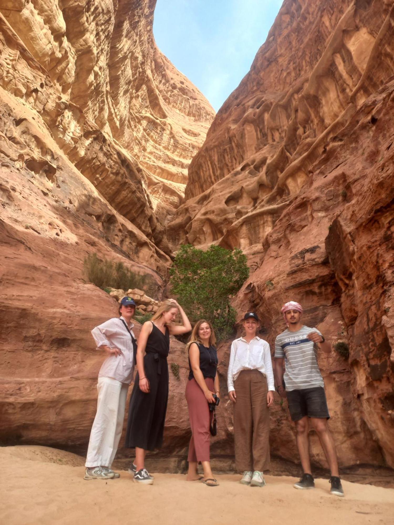 غرووب وادي رم Hotel Buitenkant foto