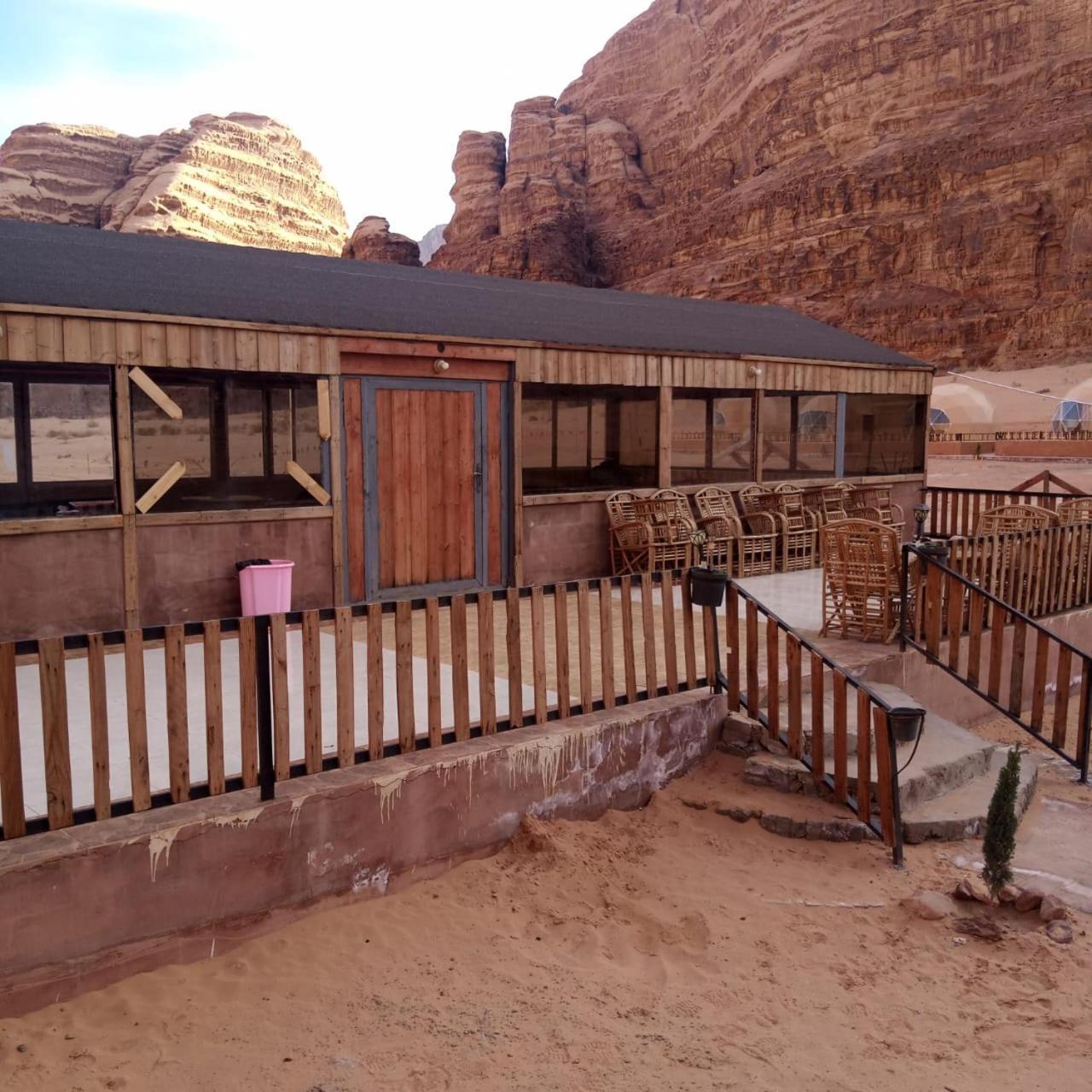 غرووب وادي رم Hotel Buitenkant foto
