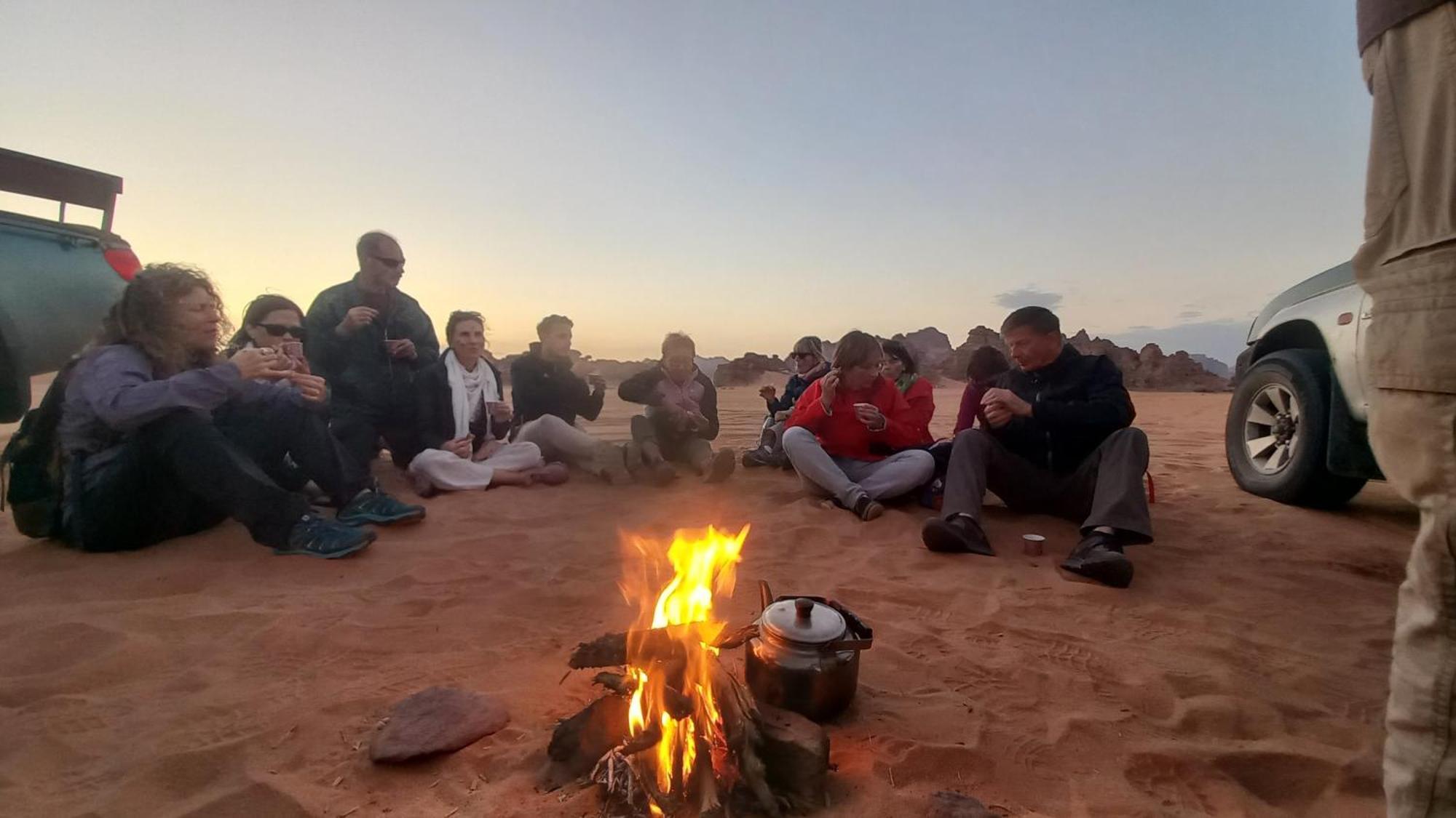 غرووب وادي رم Hotel Buitenkant foto